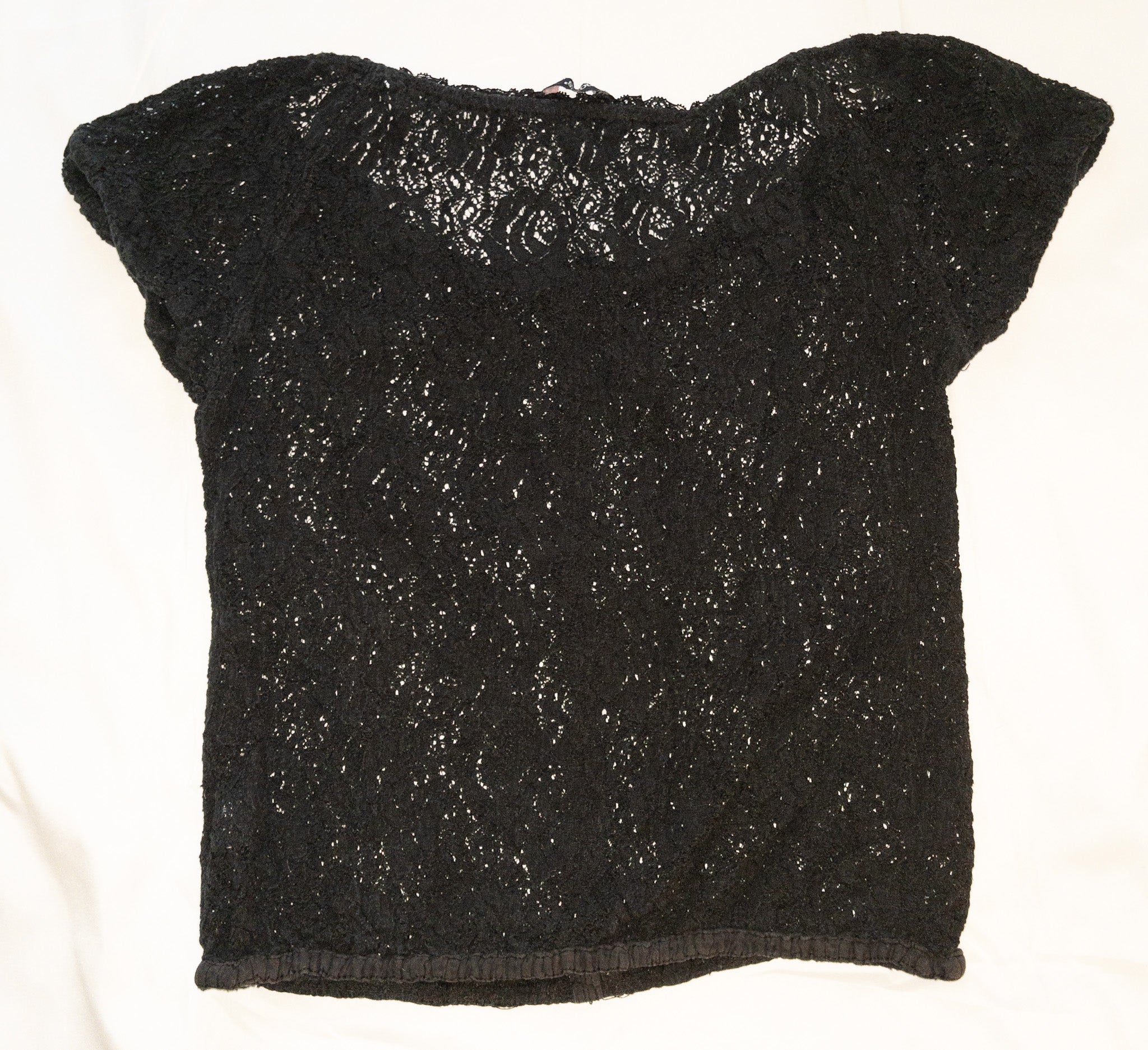 Polera encaje negro marca Bluenotes talla M
