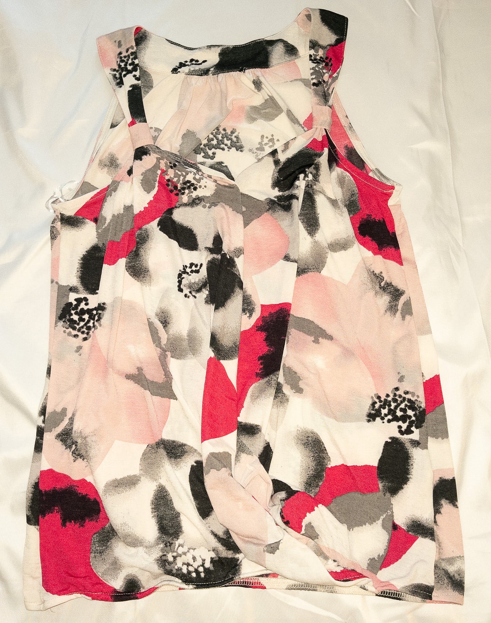 Polera sin mangas estampada sin marca talla M