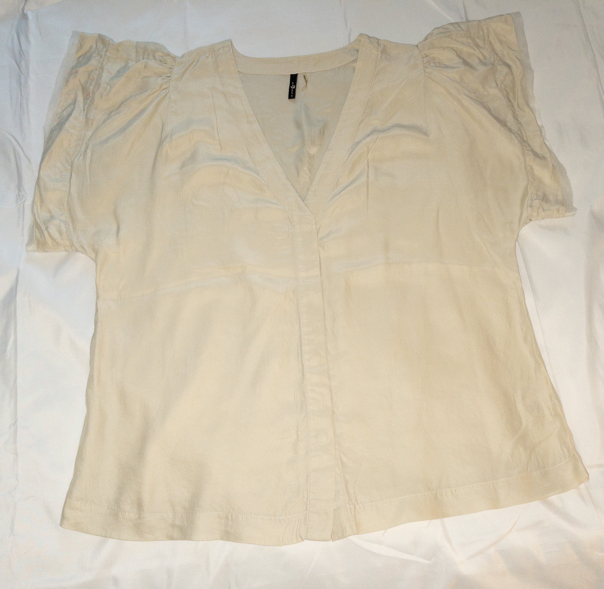Blusa beige marca 7 for all mankind talla S