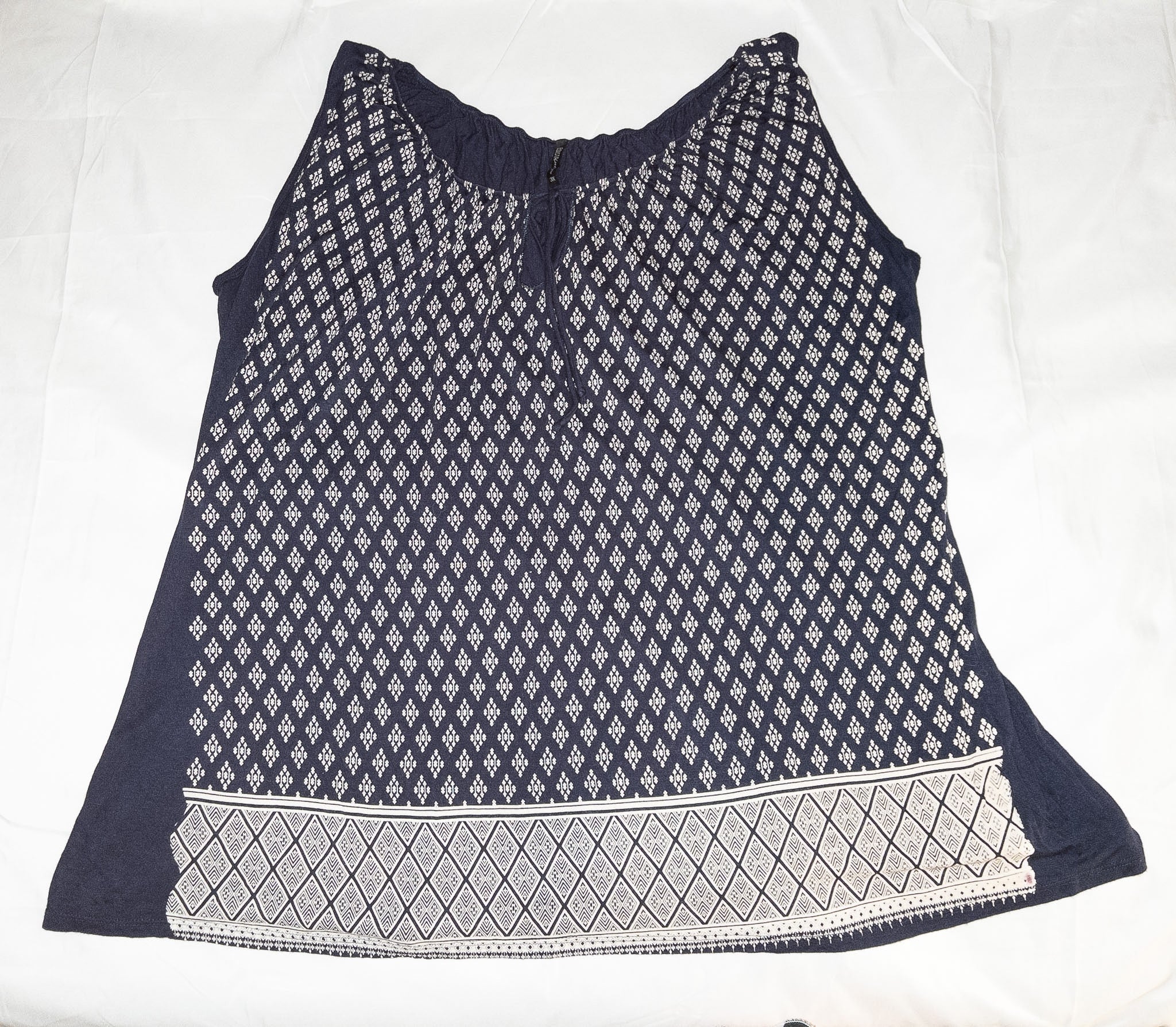 Polera sin mangas estampada marca Edista talla XXL