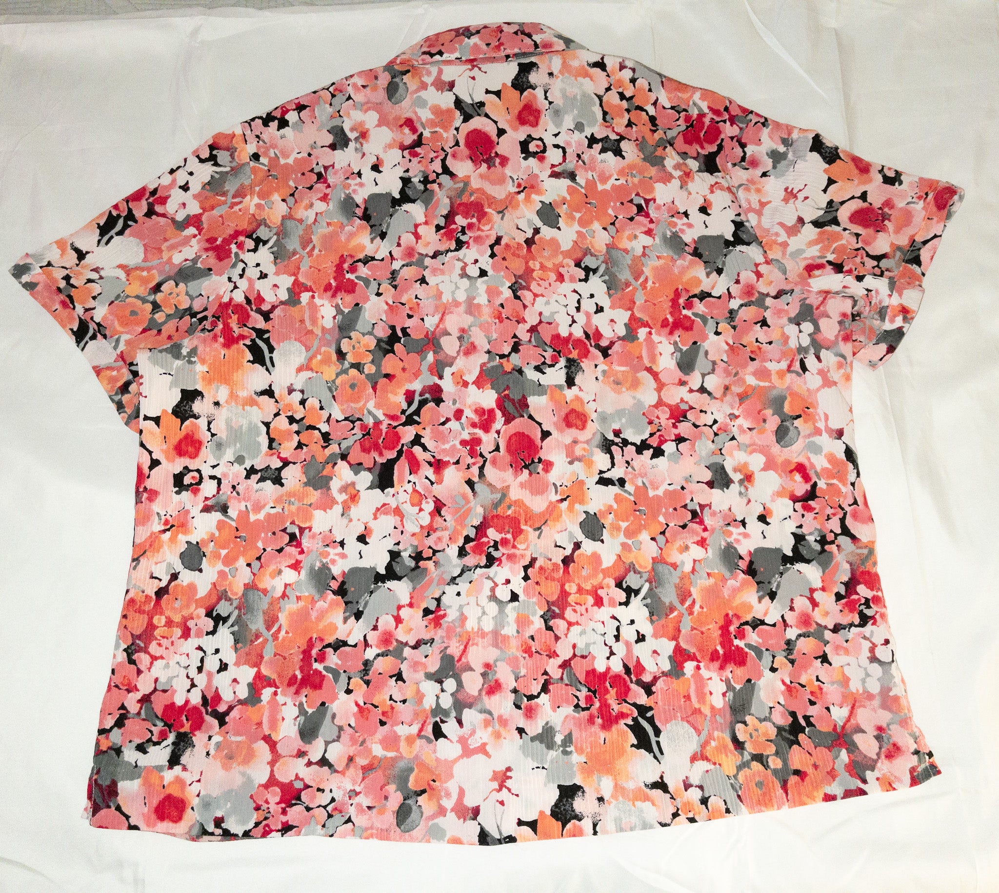 Blusa manga corta estampada marca Alia talla M