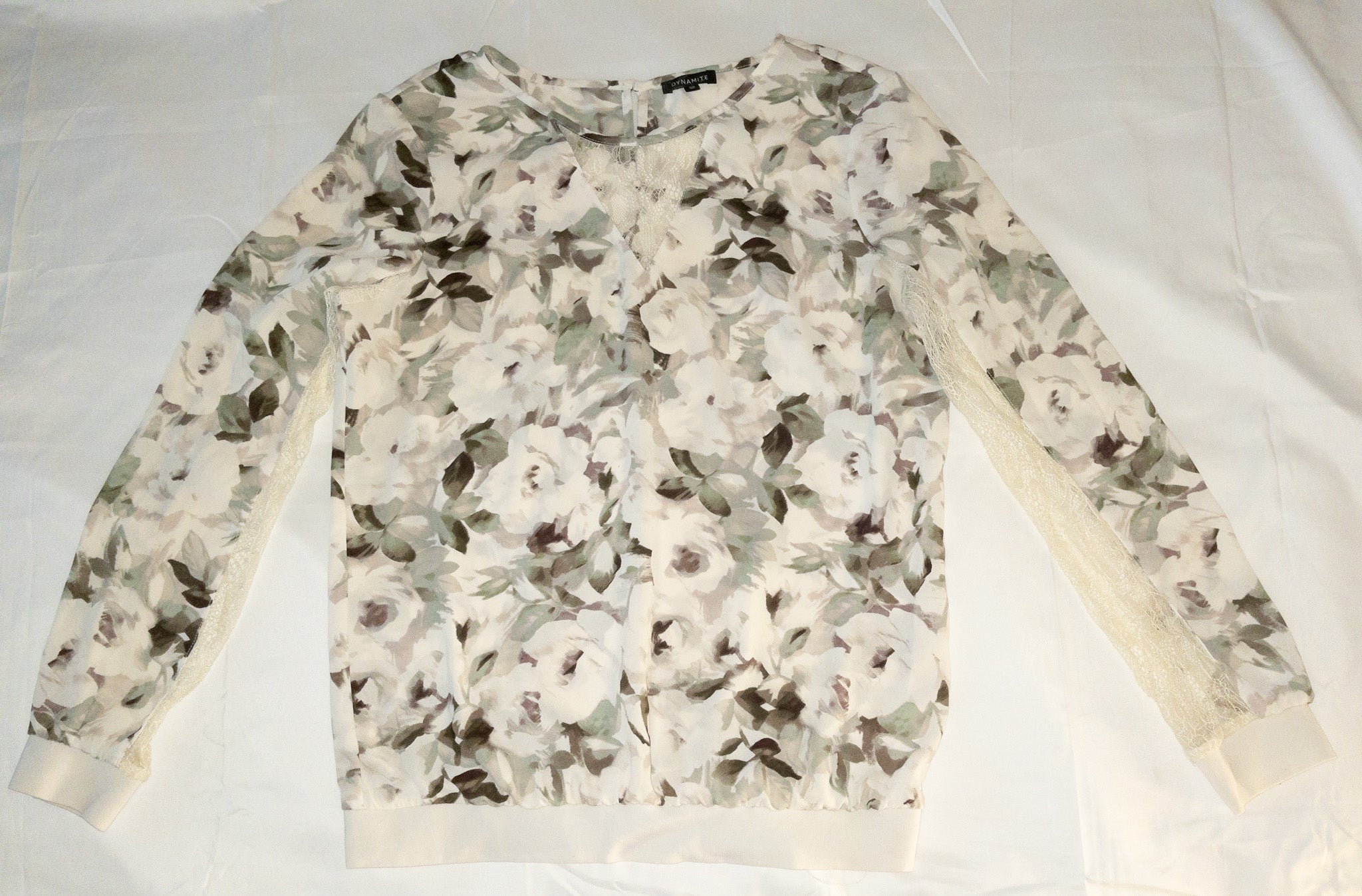 Polera manga larga estampada marca Dynamite talla S