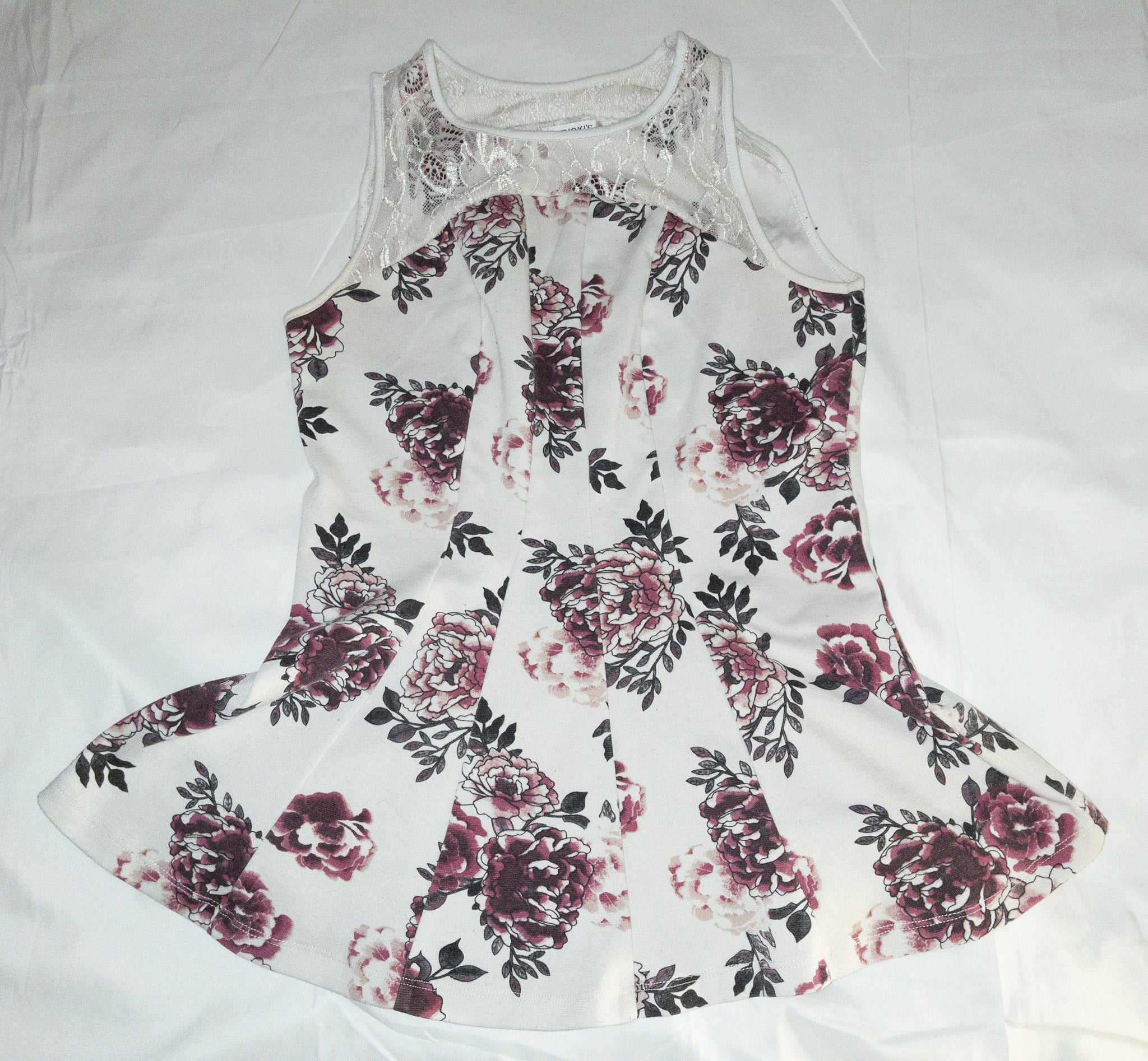 Polera sin mangas estampada marca Rickis talla XS