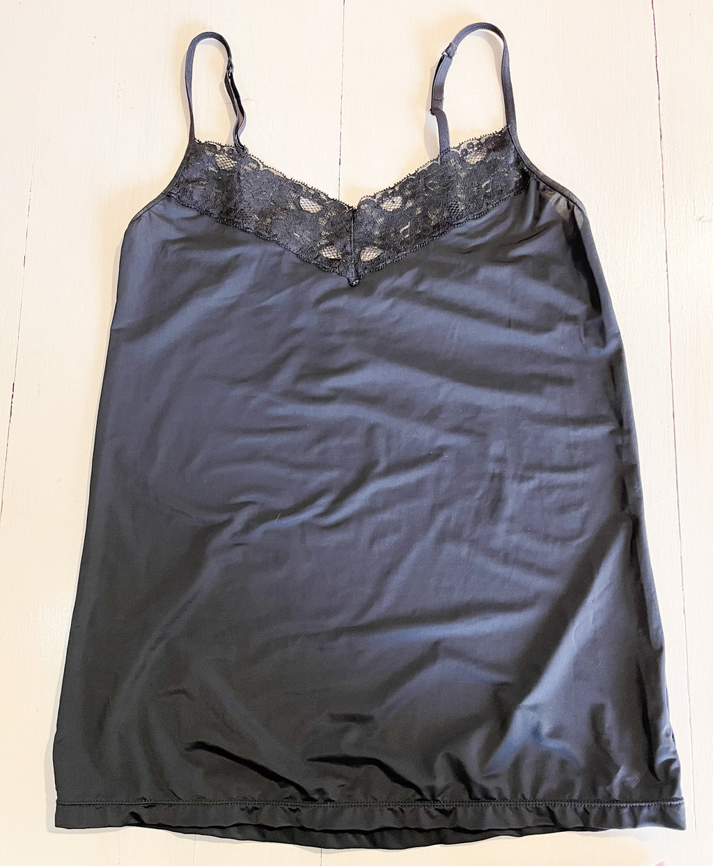 Polera negra marca Secret talla L