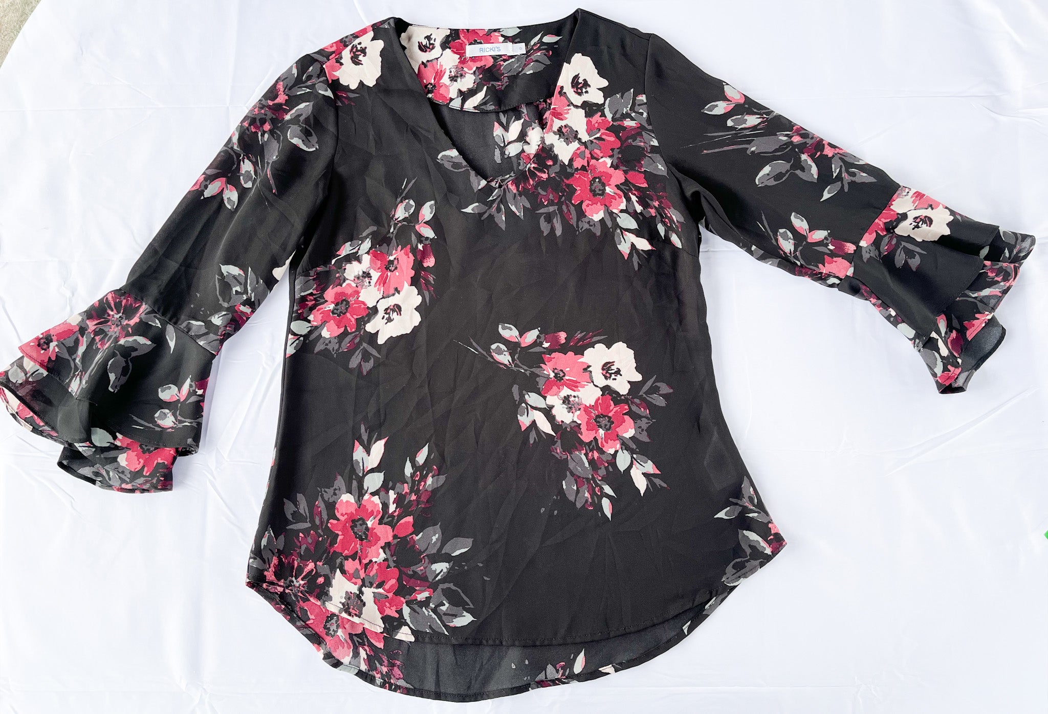 Blusa estampada marca Rickis talla S