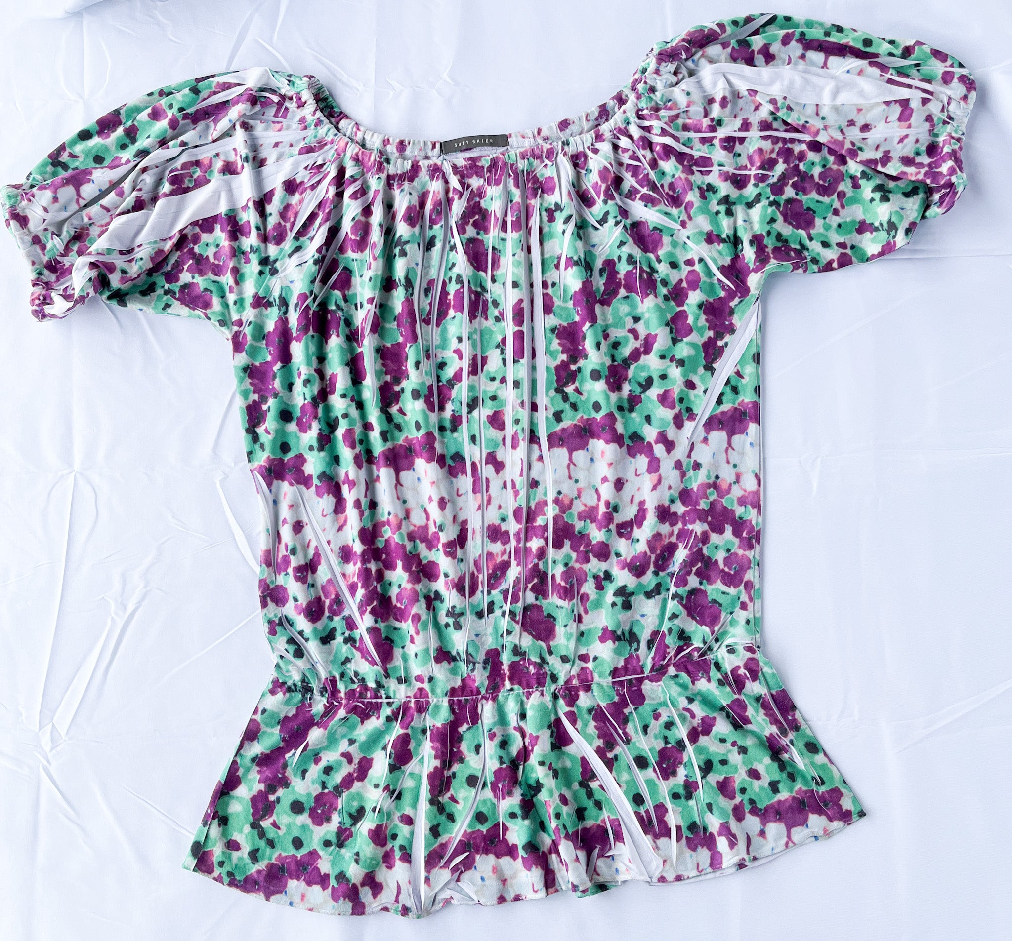 Polera marca Suzy Shier talla S