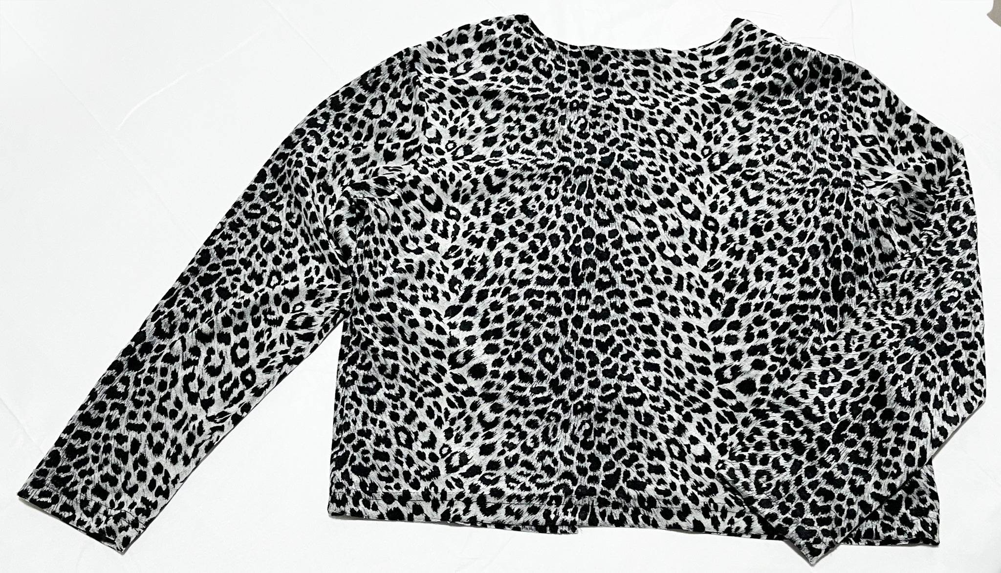 Polera estampada animal print manga larga marca Options