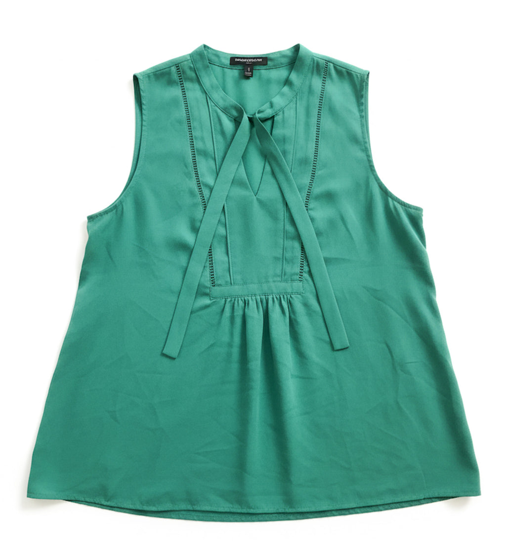 Polera verde marca Banana Republic talla L