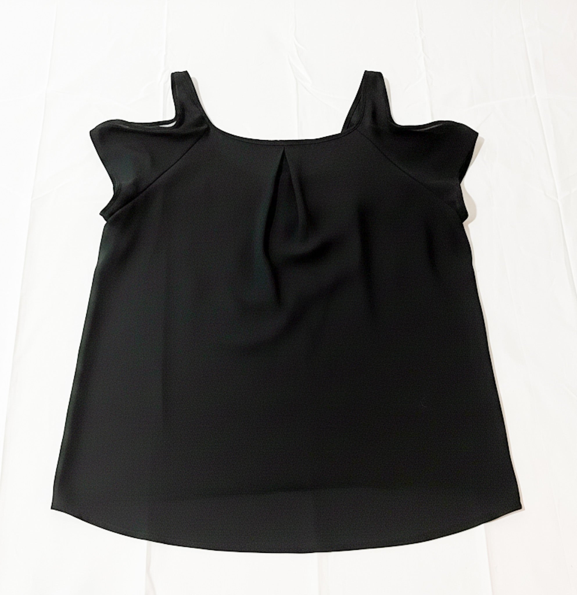 Polera de gasa negra marca Bluenotes talla M