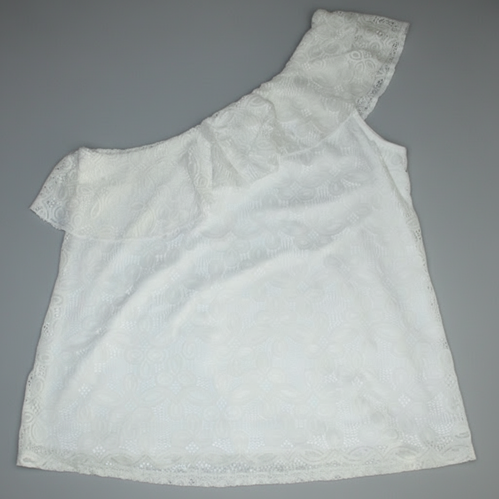 Polera blanca con encaje marca Fourteenth place talla M