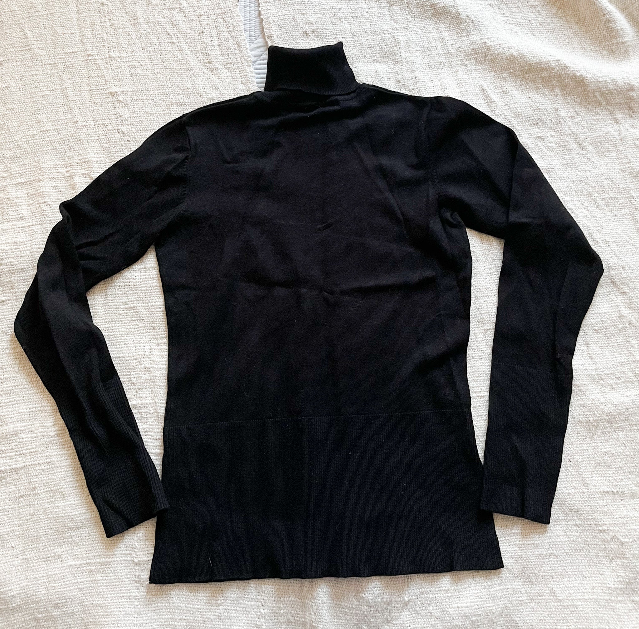 Suéter negro marca Soyaconcept talla S