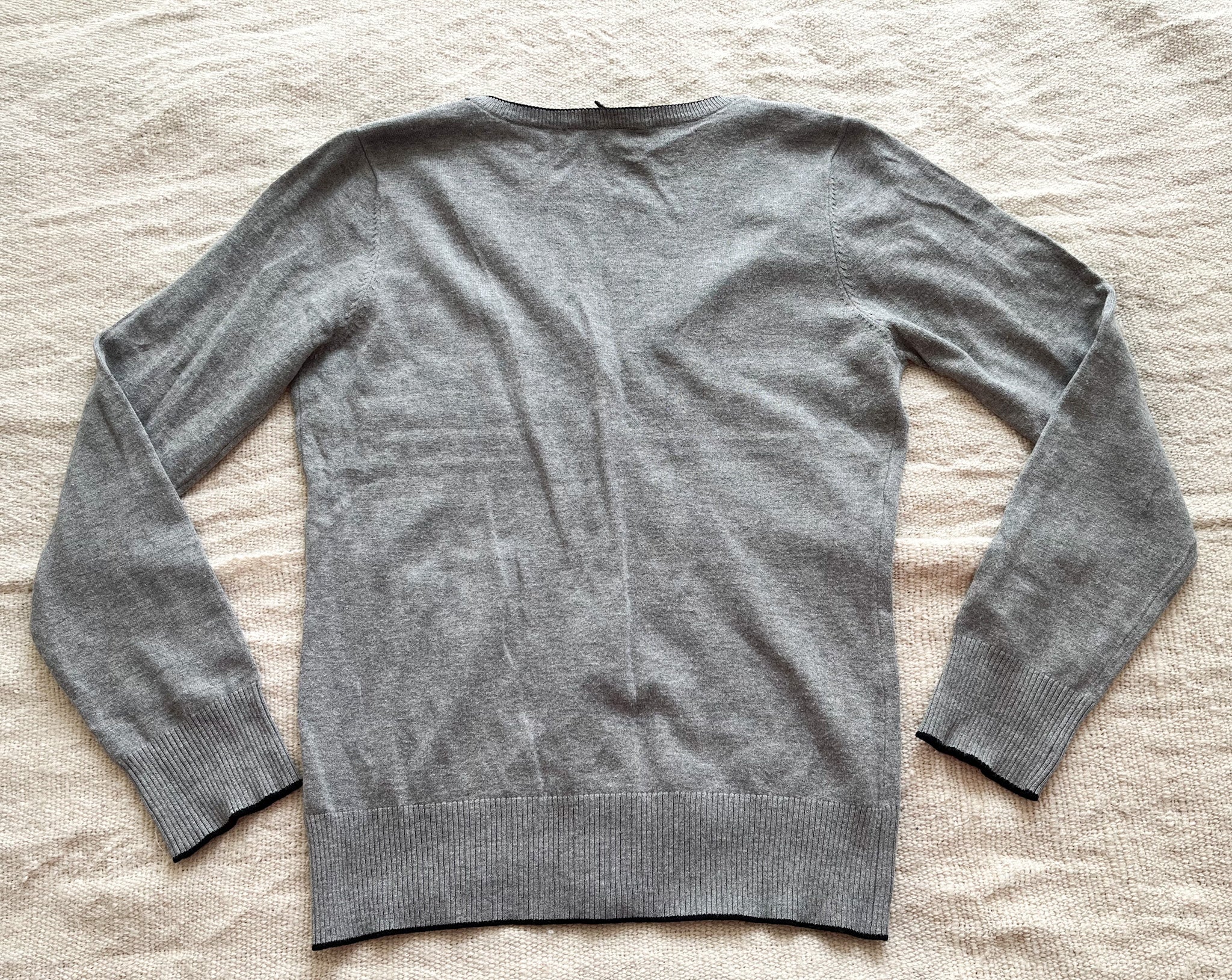 Suéter gris marca Fransa talla M