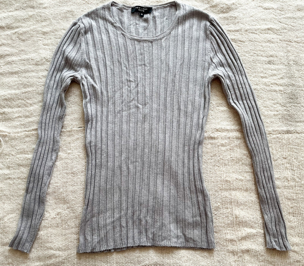 Suéter gris marca New Look talla S