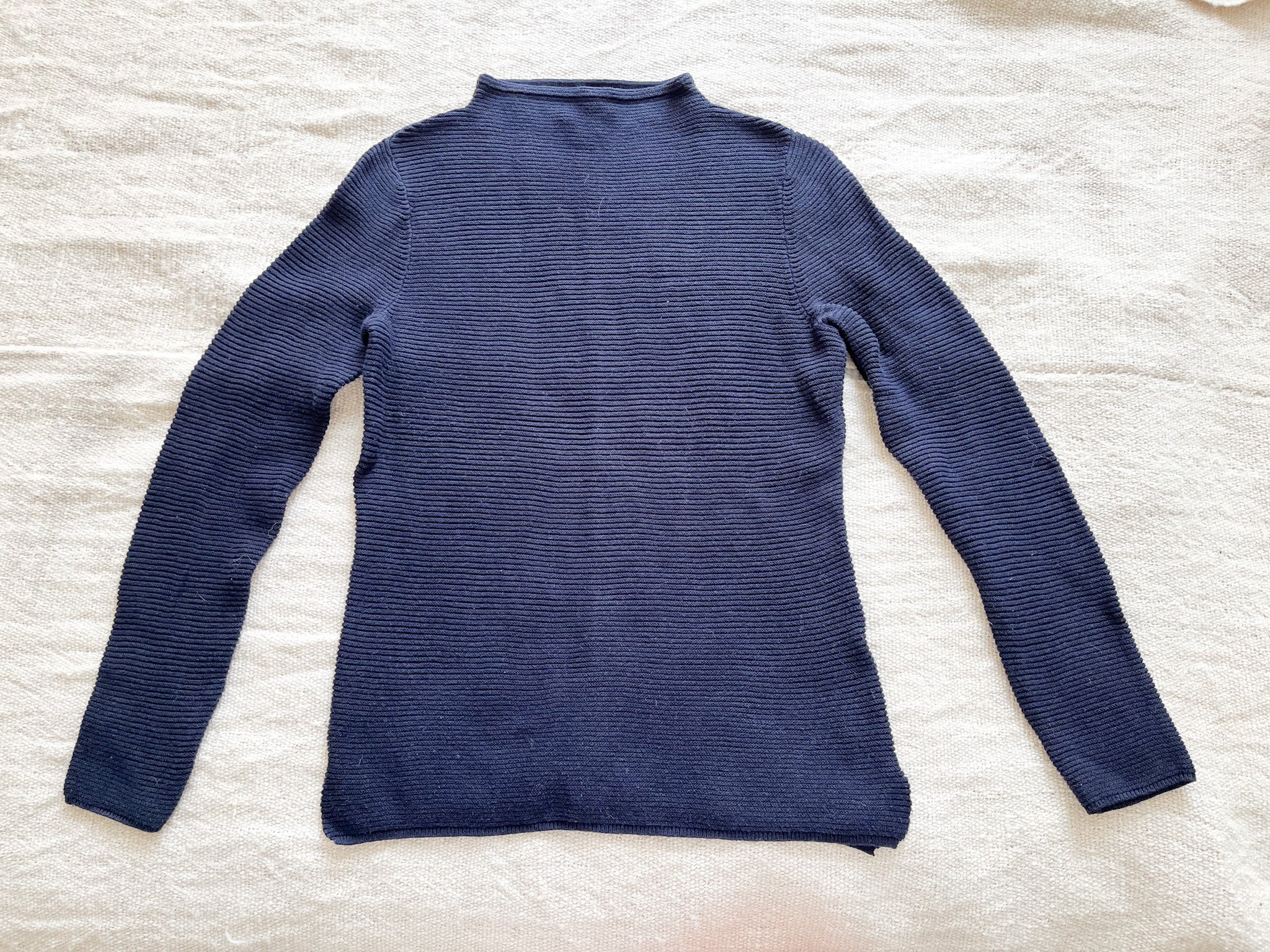 Suéter azul marino marca Esprit talla S