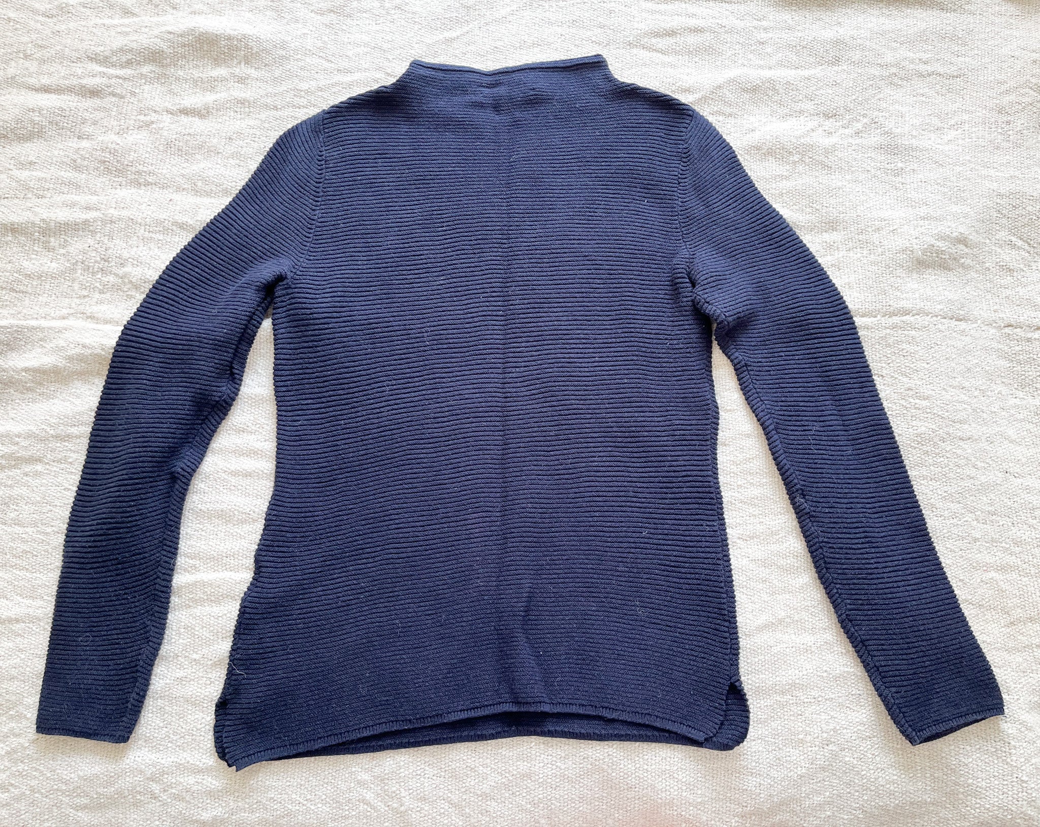 Suéter azul marino marca Esprit talla S